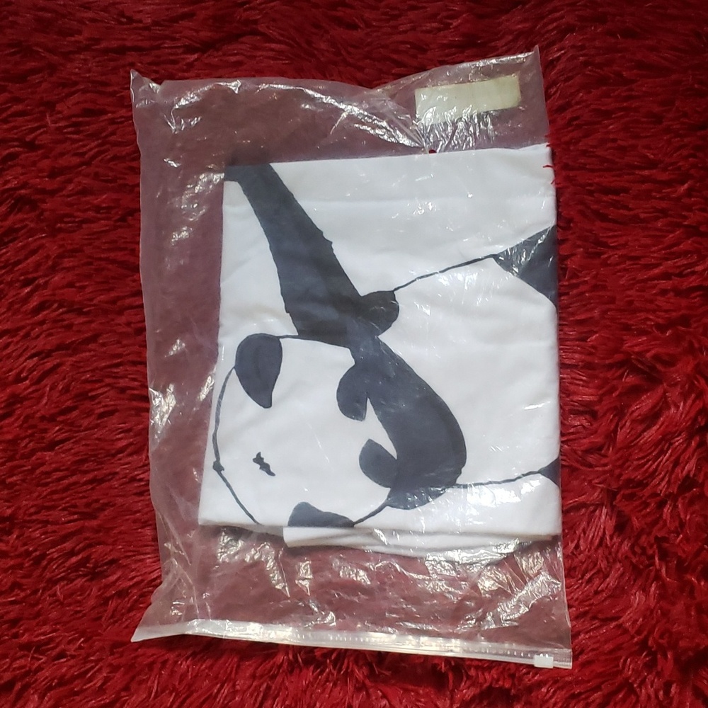 Shirt 👕 - Picture 2 of 2